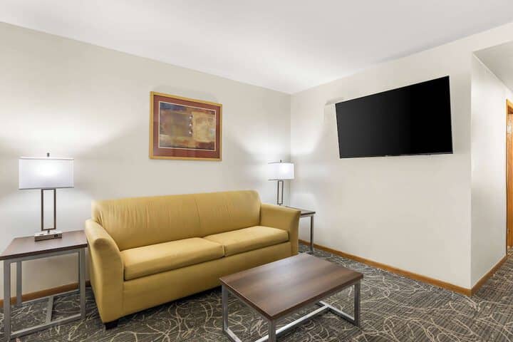 Room 32 of 54