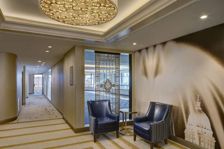 Ballroom/Hall 68 of 73