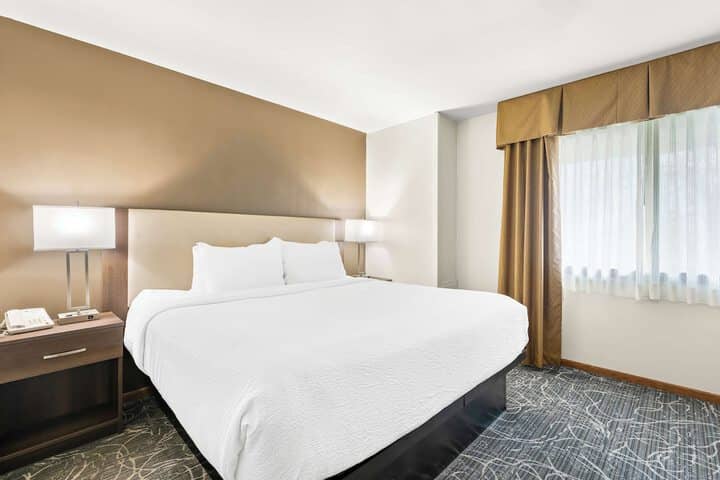 Room 33 of 54