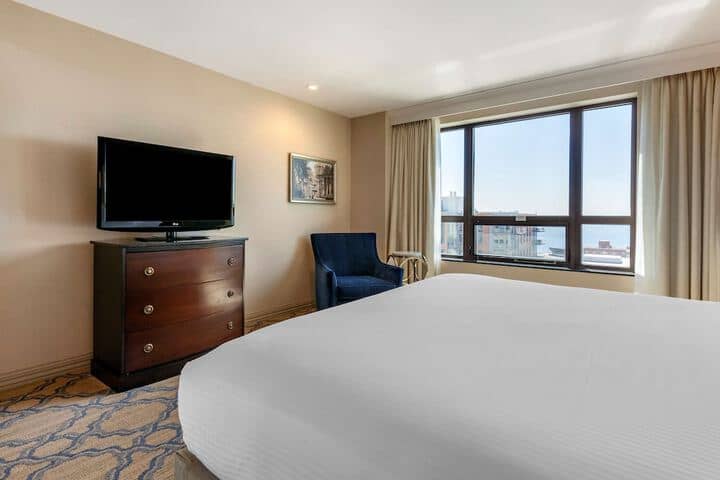 Room 40 of 73