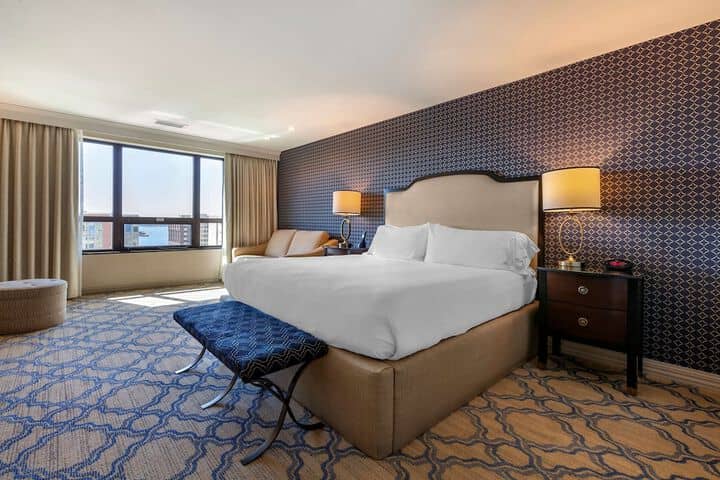 Room 42 of 73